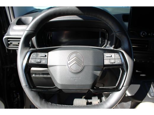 Citroën Berlingo 1.5 BlueHDi 130 PK AUTOMAAT 3-ZITS | CAMERA | DIGITALE SPIEGEL | TREKHAAK | BETIMMERING ActivLease financial lease