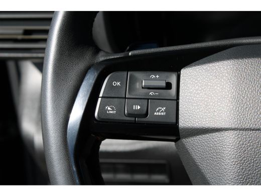 Citroën Berlingo 1.5 BlueHDi 130 PK AUTOMAAT 3-ZITS | CAMERA | DIGITALE SPIEGEL | TREKHAAK | BETIMMERING ActivLease financial lease