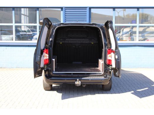 Citroën Berlingo 1.5 BlueHDi 130 PK AUTOMAAT 3-ZITS | CAMERA | DIGITALE SPIEGEL | TREKHAAK | BETIMMERING ActivLease financial lease