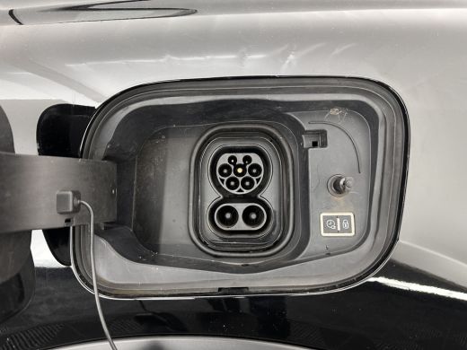 Citroën &euml;-C4 X Feel Pack 50 kWh [ 3-Fase-11Kw ] {SOH-91%} (INCL-BTW) *HEATPUMP | FULL-LED | LEATHER-FABRIC | DIG... ActivLease financial lease