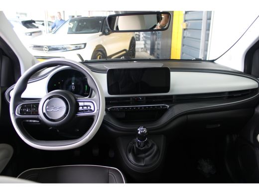 Fiat 500 La Prima | 8 Jaar garantie | Panorama dak | Camera | Navigatie | Premium audio | Keyless | ActivLease financial lease