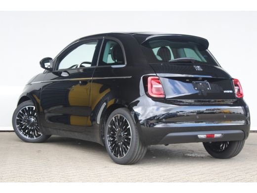 Fiat 500 La Prima | 8 Jaar garantie | Panorama dak | Camera | Navigatie | Premium audio | Keyless | ActivLease financial lease