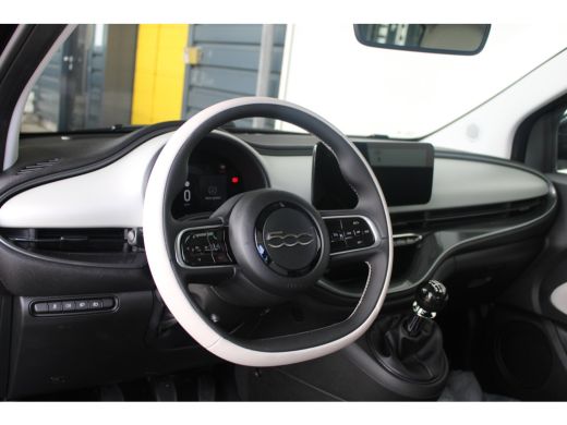 Fiat 500 La Prima | 8 Jaar garantie | Panorama dak | Camera | Navigatie | Premium audio | Keyless | ActivLease financial lease