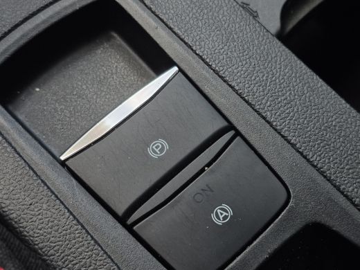 Ford Focus 1.0 EcoBoost Hybrid ST Line Business Trekhaak | Stuur+Stoel+Voorruitverwarming | Keyless | Camera... ActivLease financial lease