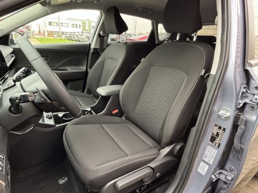 Hyundai Kona Long Range Pure edition 64.8 kWh | Parkeersensoren voor en achter | Adaptieve Cruise Control | Ke... ActivLease financial lease