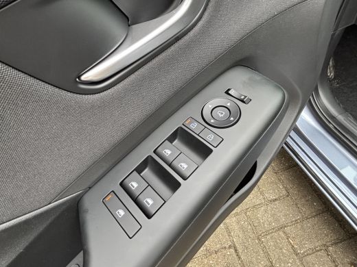 Hyundai Kona Long Range Pure edition 64.8 kWh | Parkeersensoren voor en achter | Adaptieve Cruise Control | Ke... ActivLease financial lease
