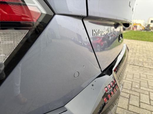 Hyundai Kona Long Range Pure edition 64.8 kWh | Parkeersensoren voor en achter | Adaptieve Cruise Control | Ke... ActivLease financial lease