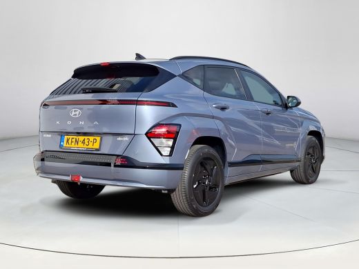 Hyundai Kona Long Range Pure edition 64.8 kWh | Parkeersensoren voor en achter | Adaptieve Cruise Control | Ke... ActivLease financial lease