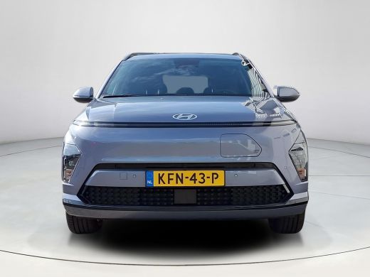 Hyundai Kona Long Range Pure edition 64.8 kWh | Parkeersensoren voor en achter | Adaptieve Cruise Control | Ke... ActivLease financial lease