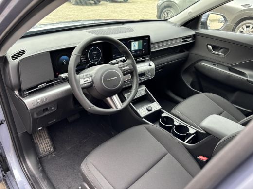 Hyundai Kona Long Range Pure edition 64.8 kWh | Parkeersensoren voor en achter | Adaptieve Cruise Control | Ke... ActivLease financial lease