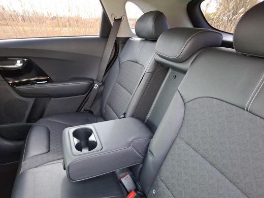 Kia Niro 1.6 GDi PHEV DynamicLine | Stoel en stuur verwarming | Achteruitrijcamera | Carplay | ActivLease financial lease