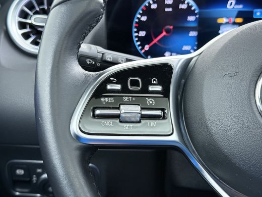 Mercedes-Benz B-Klasse 250e Luxury // Trekhaak // Panorama dak // Camera // MultiBeam LED // Sfeerverlichting // Stoelve... ActivLease financial lease