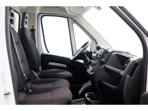 Opel Movano 2.2D 140pk Bakwagen met laadklep 1.060kg laadvermogen 05-2022 ActivLease financial lease