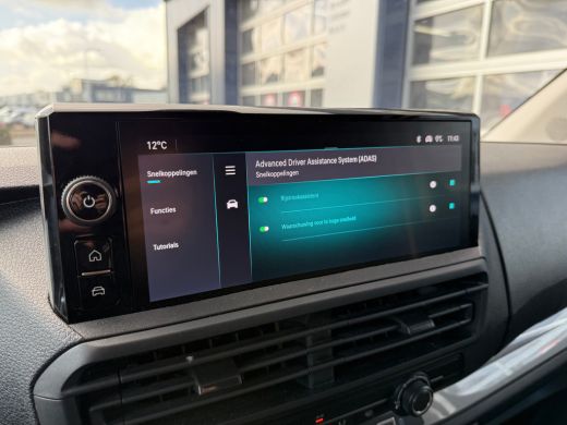 Opel Vivaro 2.0 Diesel 145 L2 | 3 Zitplaatsen | Camera | Voorstoelen & Stuur Verwarmd | Cruise | DAB | ActivLease financial lease