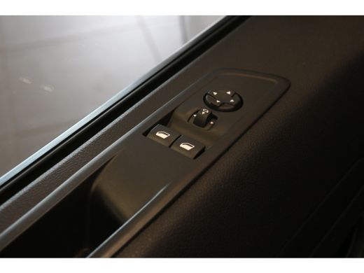 Opel Vivaro 2.0 Diesel 145 L2 | Imperiaal | 3 Zitplaatsen | Camera | Voorstoelen & Stuur Verwarmd | Cruise | ... ActivLease financial lease