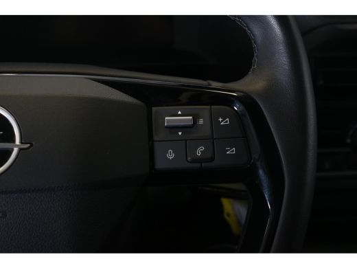 Opel Vivaro 2.0 Diesel 145 L2 | Imperiaal | 3 Zitplaatsen | Camera | Voorstoelen & Stuur Verwarmd | Cruise | ... ActivLease financial lease