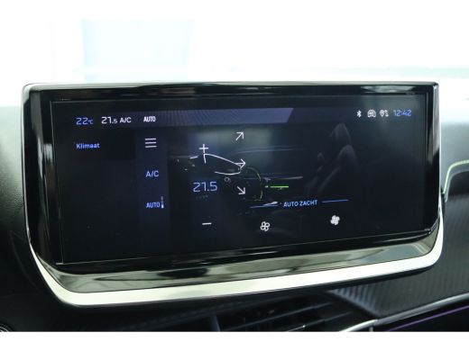 Peugeot 208 1.2 Hybrid 145 e-DCS6 GT | Adapt. Cruise | 360 Camera | Keyless | Climate | Carplay | Navi | LMV ... ActivLease financial lease