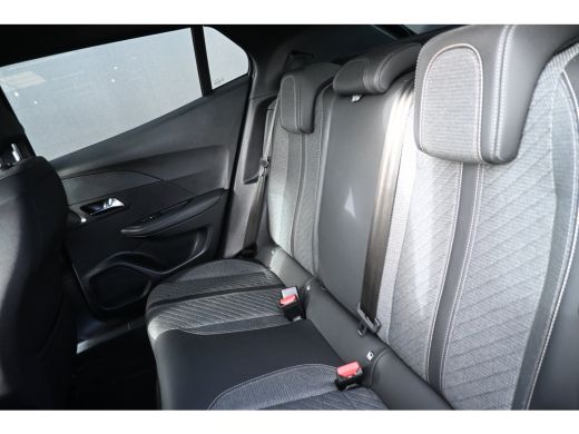 Peugeot e-2008 EV Allure 54 kWh 3 Fase 94,7%SOH! | Navigatie | Achteruitrijcamera | Climate Control | Full-LED |... ActivLease financial lease