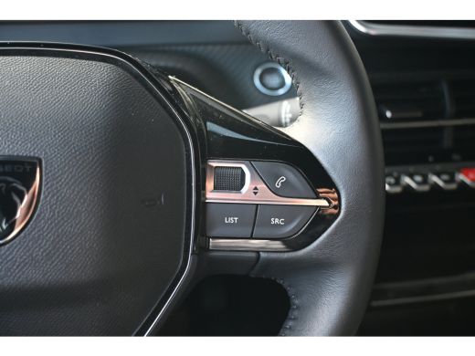 Peugeot e-2008 EV Allure 54 kWh 3 Fase 94,7%SOH! | Navigatie | Achteruitrijcamera | Climate Control | Full-LED |... ActivLease financial lease