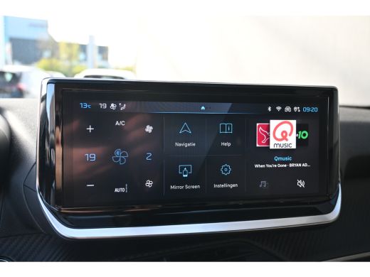 Peugeot e-2008 EV Allure 54 kWh 3 Fase 94,7%SOH! | Navigatie | Achteruitrijcamera | Climate Control | Full-LED |... ActivLease financial lease