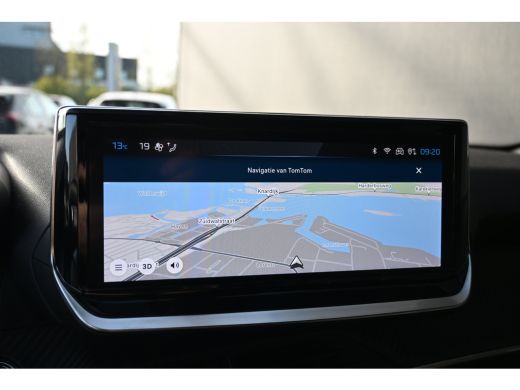 Peugeot e-2008 EV Allure 54 kWh 3 Fase 94,7%SOH! | Navigatie | Achteruitrijcamera | Climate Control | Full-LED |... ActivLease financial lease