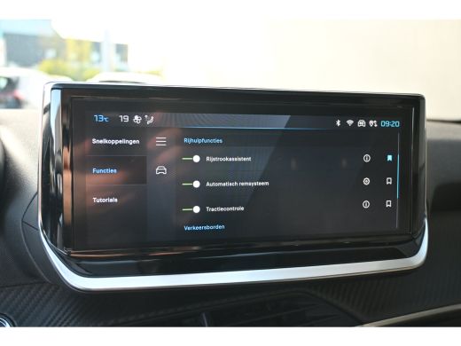 Peugeot e-2008 EV Allure 54 kWh 3 Fase 94,7%SOH! | Navigatie | Achteruitrijcamera | Climate Control | Full-LED |... ActivLease financial lease