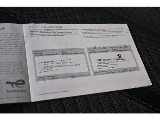 Peugeot e-2008 EV Allure 54 kWh 3 Fase 94,7%SOH! | Navigatie | Achteruitrijcamera | Climate Control | Full-LED |... ActivLease financial lease