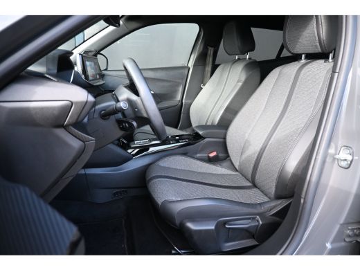 Peugeot e-2008 EV Allure 54 kWh 3 Fase 94,7%SOH! | Navigatie | Achteruitrijcamera | Climate Control | Full-LED |... ActivLease financial lease