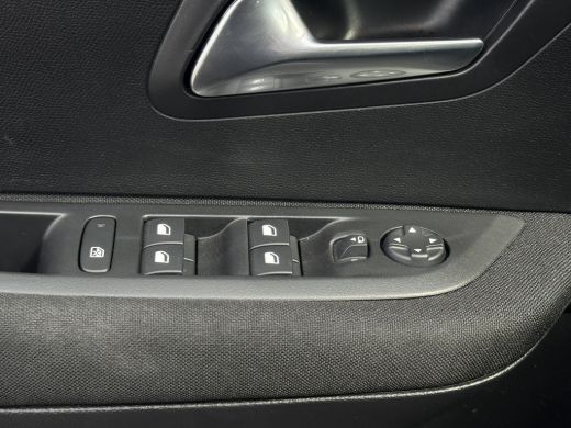 Peugeot e-208 EV Active Pack 50 kWh NL-AUTO | NAVI | ECC ActivLease financial lease