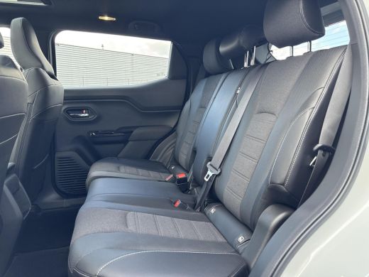 Suzuki e Vitara 61kWH Style 100% Electrisch | Panoramadak | 19inch LM Velgen | Parkeersensoren voor en achter | ActivLease financial lease