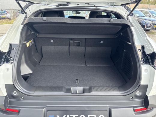 Suzuki e Vitara 61kWH Style 100% Electrisch | Panoramadak | 19inch LM Velgen | Parkeersensoren voor en achter | ActivLease financial lease