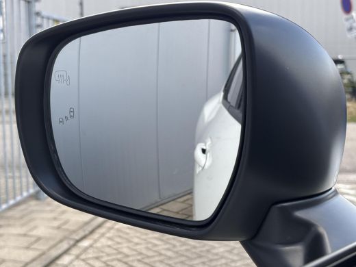 Suzuki e Vitara 61kWH Style 100% Electrisch | Panoramadak | 19inch LM Velgen | Parkeersensoren voor en achter | ActivLease financial lease