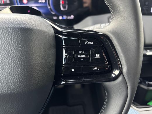 Suzuki e Vitara 61kWH Style 100% Electrisch | Panoramadak | 19inch LM Velgen | Parkeersensoren voor en achter | ActivLease financial lease