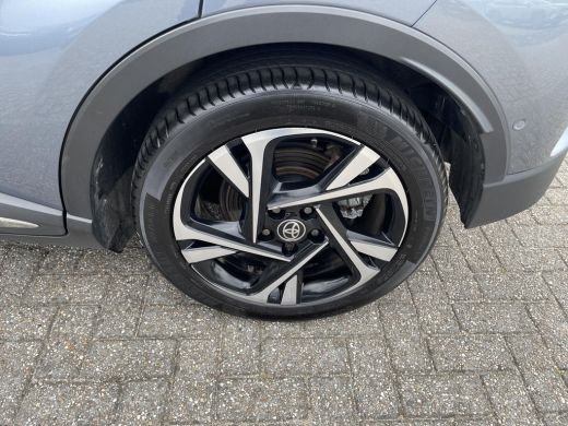 Toyota C-HR 2.0 Hybrid Executive ActivLease financial lease