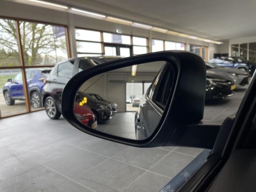 Toyota C-HR 2.0 Hybrid Executive ActivLease financial lease