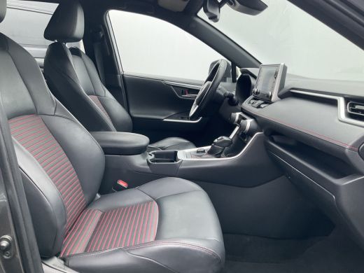 Toyota RAV4 2.5 Hybrid AWD Plug-in Leer Stoel/Stuurverw Carplay Trekhaak Keyless PHEV ActivLease financial lease