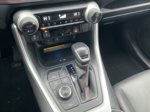 Toyota RAV4 2.5 Hybrid AWD Plug-in Leer Stoel/Stuurverw Carplay Trekhaak Keyless PHEV ActivLease financial lease