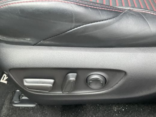 Toyota RAV4 2.5 Hybrid AWD Plug-in Leer Stoel/Stuurverw Carplay Trekhaak Keyless PHEV ActivLease financial lease