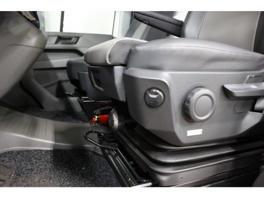 Volkswagen Crafter 2.0 TDI DSG AUTOMAAT BAKWAGEN BE CLIXTAR ActivLease financial lease
