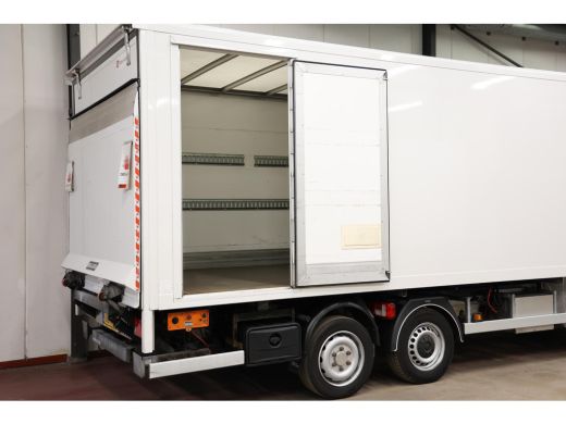 Volkswagen Crafter 2.0 TDI DSG AUTOMAAT BAKWAGEN BE CLIXTAR ActivLease financial lease