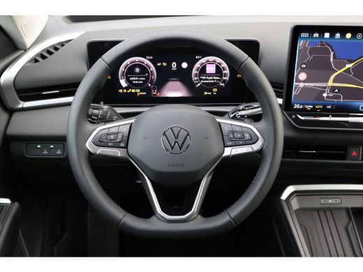 Volkswagen T-Roc Life First Edition | 'App-Connect' draadloze smartphone integratie | Automatische afstandsregelin... ActivLease financial lease