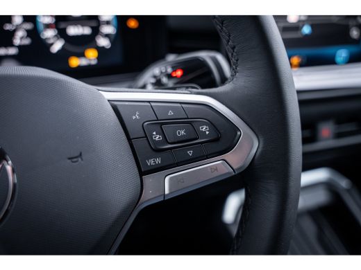 Volkswagen T-Roc Life First Edition | 'App-Connect' draadloze smartphone integratie | Automatische afstandsregelin... ActivLease financial lease