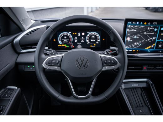 Volkswagen T-Roc Life First Edition | 'App-Connect' draadloze smartphone integratie | Automatische afstandsregelin... ActivLease financial lease