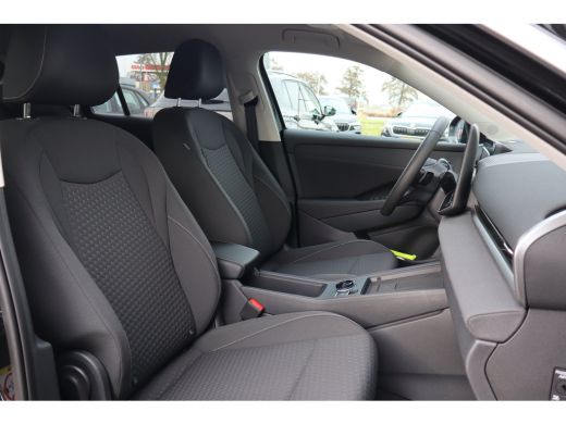 Volkswagen T-Roc Life First Edition | 'App-Connect' draadloze smartphone integratie | Automatische afstandsregelin... ActivLease financial lease