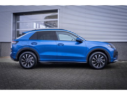 Volkswagen T-Roc Life First Edition | 'App-Connect' draadloze smartphone integratie | Automatische afstandsregelin... ActivLease financial lease