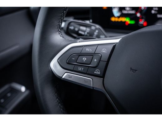 Volkswagen T-Roc Life First Edition | 'App-Connect' draadloze smartphone integratie | Automatische afstandsregelin... ActivLease financial lease