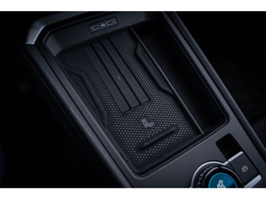 Volkswagen T-Roc Life First Edition | 'App-Connect' draadloze smartphone integratie | Automatische afstandsregelin... ActivLease financial lease