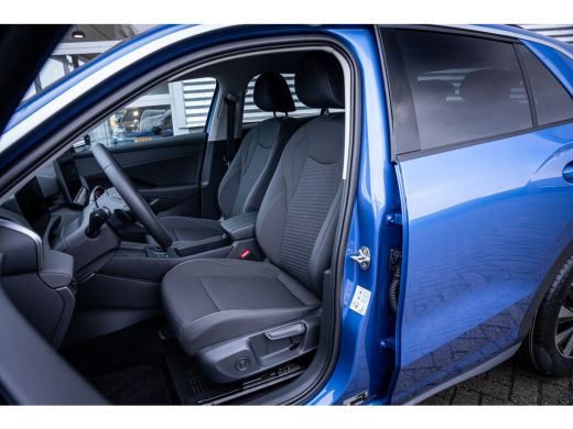 Volkswagen T-Roc Life First Edition | 'App-Connect' draadloze smartphone integratie | Automatische afstandsregelin... ActivLease financial lease