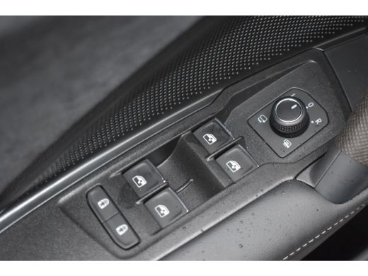 Volkswagen Tayron R-Line Edition | 'App-Connect' draadloze smartphone integratie | Automatische afstandsregeling (A... ActivLease financial lease