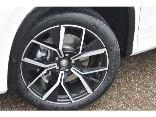 Volkswagen Tayron R-Line Edition | 'App-Connect' draadloze smartphone integratie | Automatische afstandsregeling (A... ActivLease financial lease